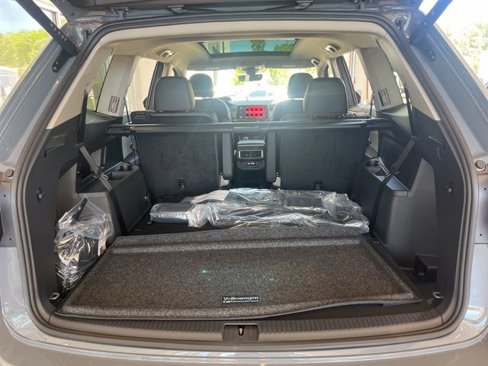 New 2025 Volkswagen Atlas Peak Edition SE image 30