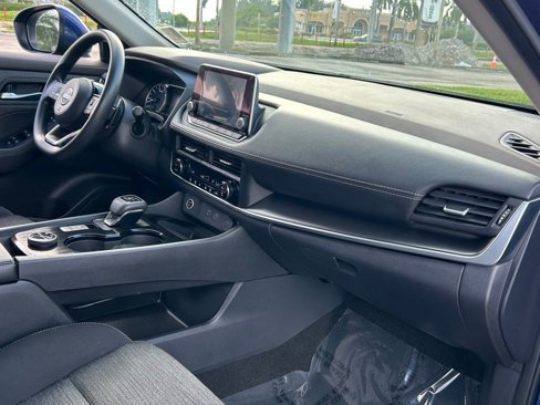 Used 2023 Nissan Rogue SV image 27