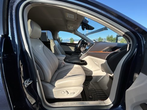 Used 2017 Lincoln MKC Select w/ Select Plus Package image 30