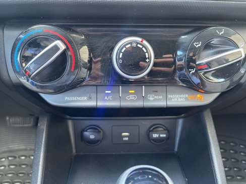 Used 2023 Hyundai Kona SEL image 42