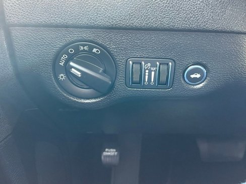 Used 2020 Dodge Charger SXT w/ Blacktop Package image 32
