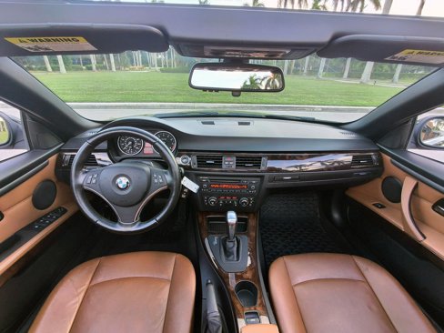 Used 2011 BMW 328i Convertible image 22