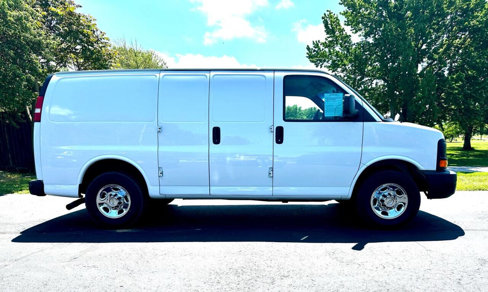Used 2014 Chevrolet Express 2500 image 3