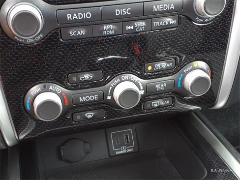Used 2020 Nissan Pathfinder SL image 20