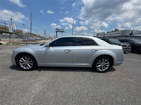 Used 2020 Chrysler 300 Limited image 14