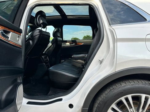 Used 2016 Lincoln MKX Reserve w/ Luxury Package image 15