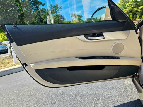 Used 2012 BMW Z4 sDrive28i image 21