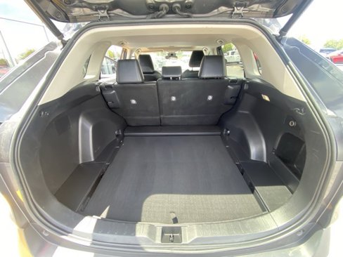 Used 2022 Toyota RAV4 XLE Premium image 26