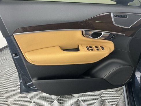 Used 2019 Volvo XC90 T6 Momentum w/ Advanced Package image 8