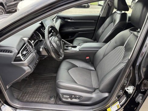 Used 2024 Toyota Camry SE image 12