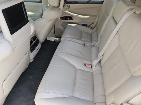 Used 2014 Lexus LX 570 4WD image 29