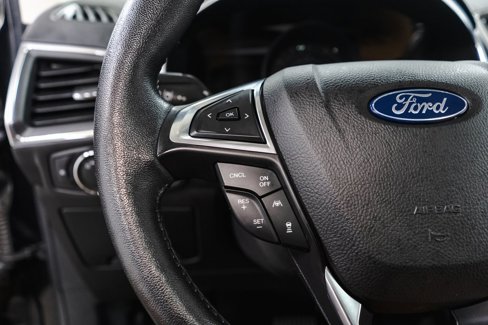 Used 2021 Ford Edge Titanium image 11