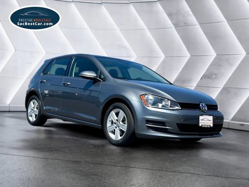 Used 2017 Volkswagen Golf SE image 3