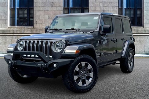 Used 2018 Jeep Wrangler Unlimited Sahara image 2