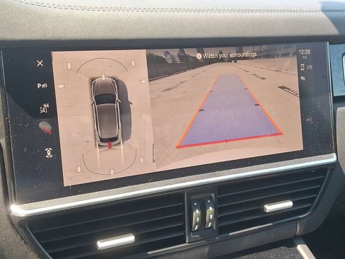 Certified 2023 Porsche Cayenne Platinum Edition image 19