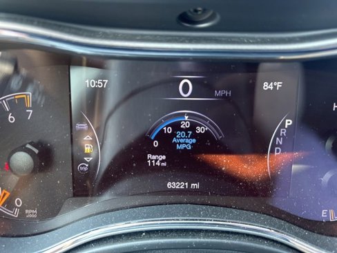 Used 2019 Jeep Grand Cherokee Limited w/ Luxury Group II image 24