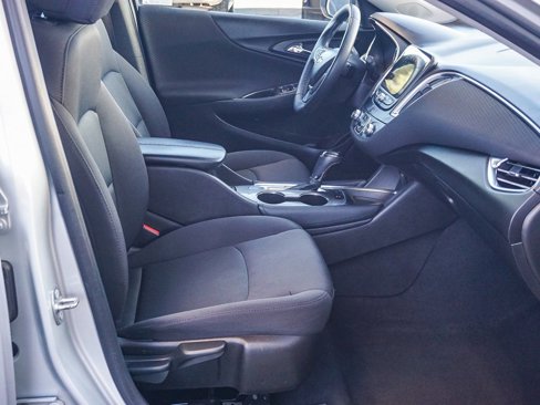 Used 2017 Chevrolet Malibu LT w/ Driver Confidence Package image 13