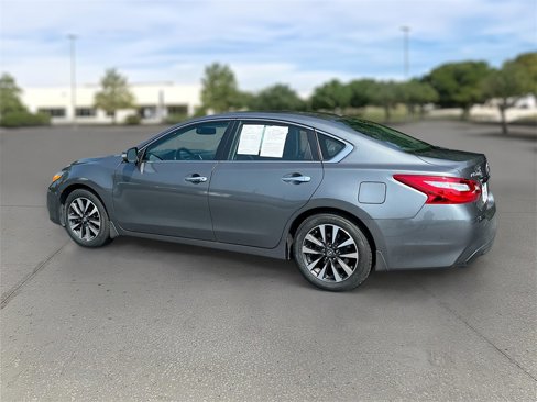 Used 2016 Nissan Altima 2.5 SL w/ 2.5 Technology Package image 3