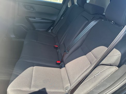 Used 2024 Nissan Rogue S image 30