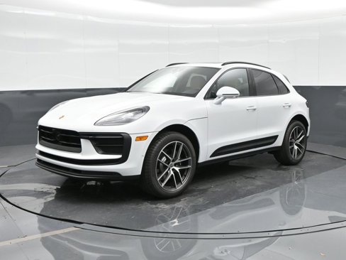 New 2026 Porsche Macan image 1