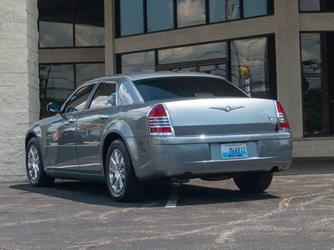 Used 2007 Chrysler 300 C image 8