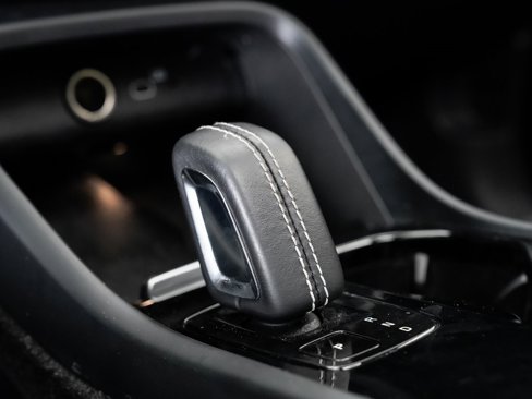 Used 2022 Volvo XC40 P8 Recharge Plus image 19