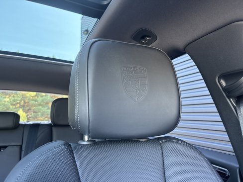 Certified 2025 Porsche Macan image 27