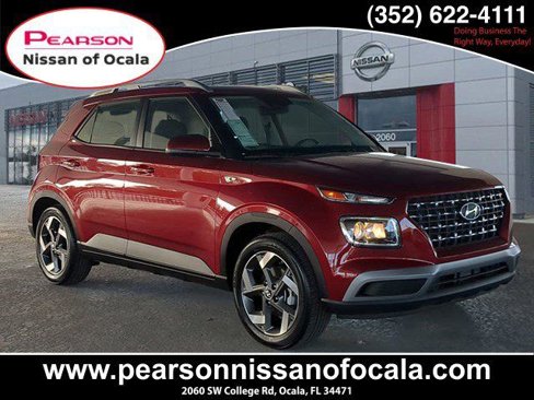 Used 2025 Hyundai Venue SEL image 1