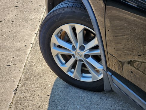 Used 2015 Nissan Rogue SV image 16