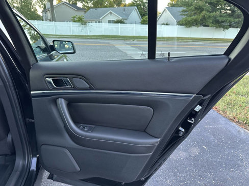 Used 2016 Lincoln MKS image 13