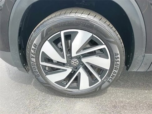 Used 2024 Volkswagen Atlas SE image 8