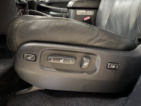 Used 2011 Lexus LX 570 4WD image 29