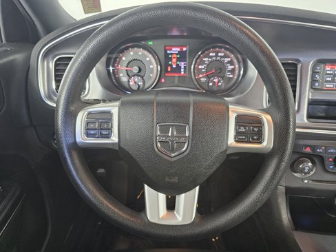 Used 2013 Dodge Charger SE image 25