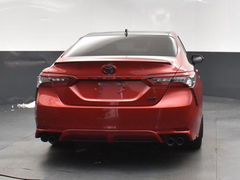 Used 2023 Toyota Camry XSE image 6