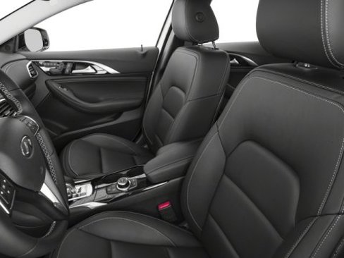 Used 2018 INFINITI QX30 image 12