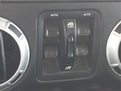 Used 2016 Jeep Wrangler Unlimited Sahara w/ Dual Top Group image 20