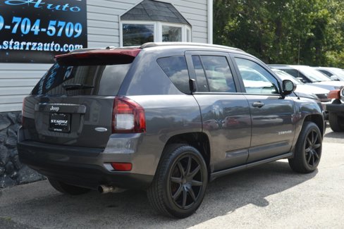 Used 2017 Jeep Compass Latitude image 5