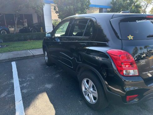 Certified 2022 Chevrolet Trax LS w/ Tint and Cruise Package image 4