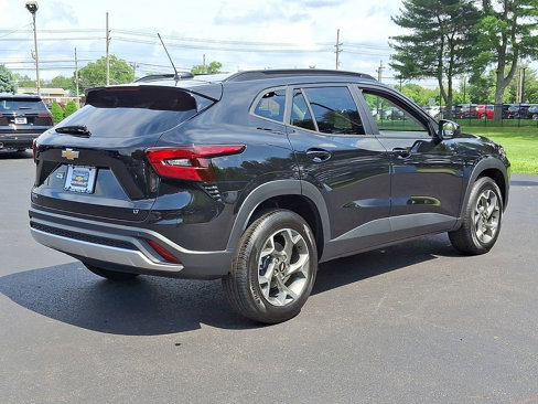New 2025 Chevrolet Trax LT w/ Sunroof Package image 12
