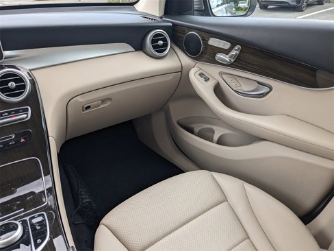 Used 2019 Mercedes-Benz GLC 300 image 18
