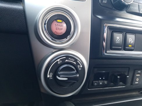 Used 2017 Nissan Titan PRO-4X image 12