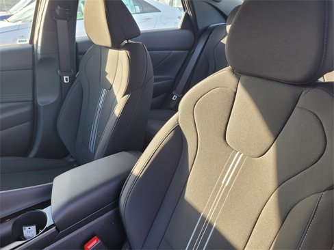 New 2025 Hyundai Elantra SEL image 13
