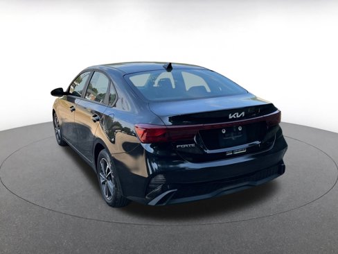 Used 2024 Kia Forte LXS image 9