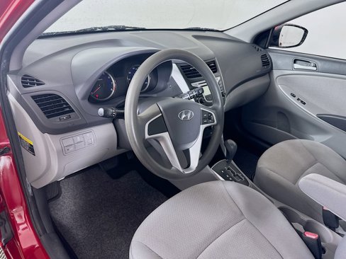 Used 2013 Hyundai Accent GS image 9
