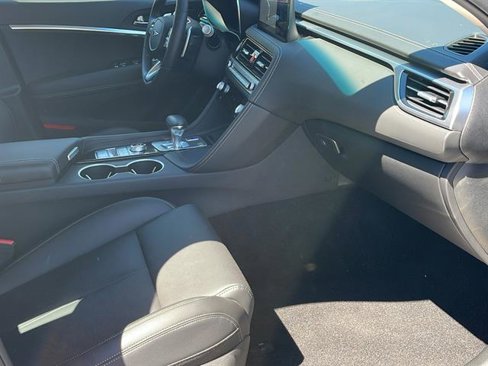 Used 2025 Genesis G70 2.5T image 31