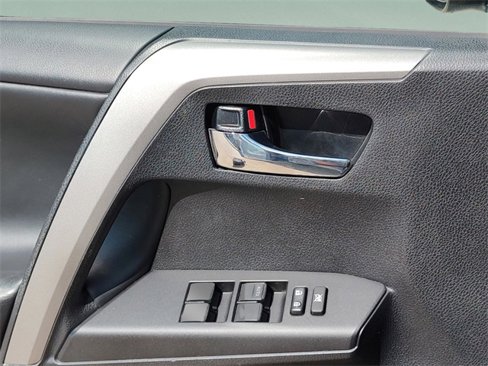 Used 2018 Toyota RAV4 XLE image 28
