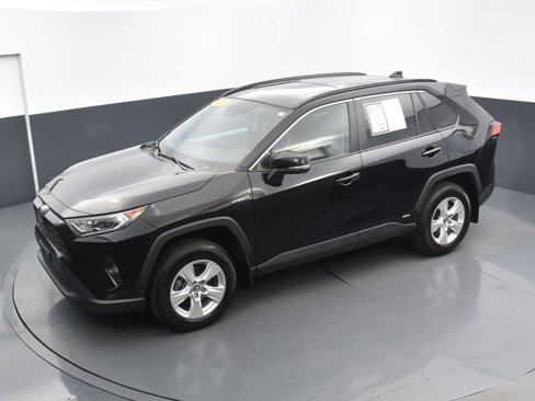 Used 2020 Toyota RAV4 XLE image 20