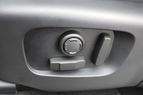 Certified 2025 Land Rover Discovery Sport S image 33