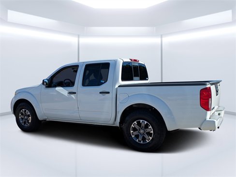 Used 2014 Nissan Frontier Desert Runner image 5