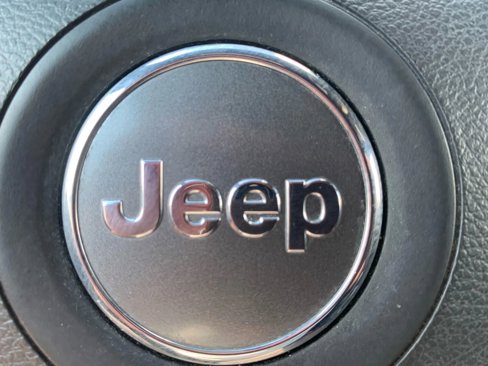 Used 2019 Jeep Grand Cherokee Altitude image 28